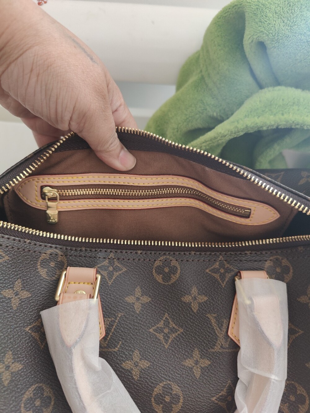 Handbag - Picture 10 of 10